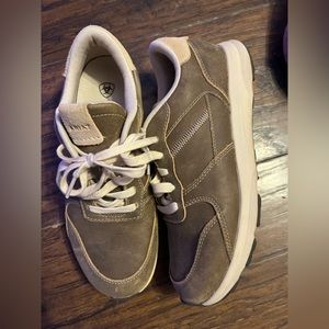 ARIAT SHOES WOMEN SIZE 7.5